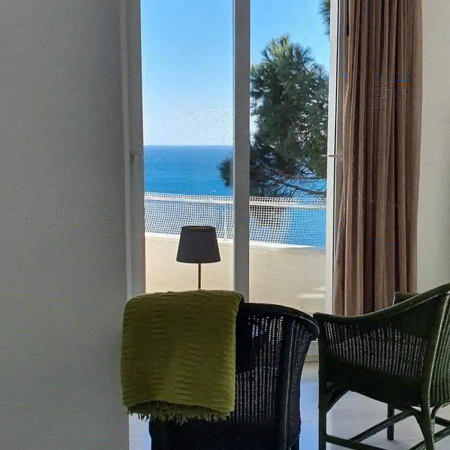 Al Lado Del Mar 